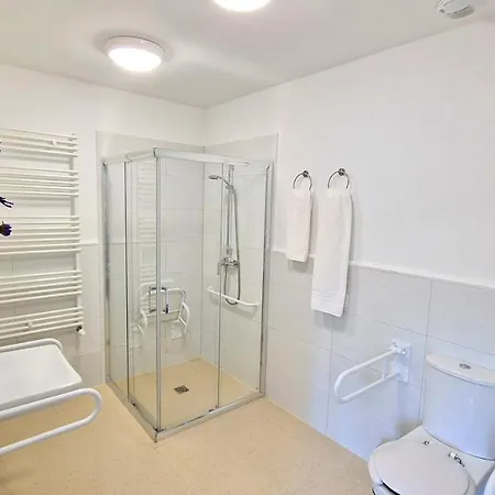 Petite Charlotta Jedlina-Zdroj