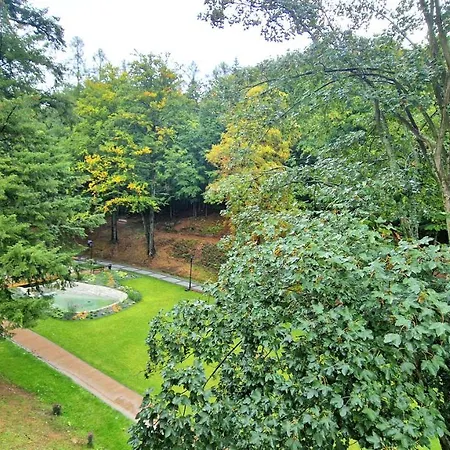 Petite Charlotta Bed & Breakfast *