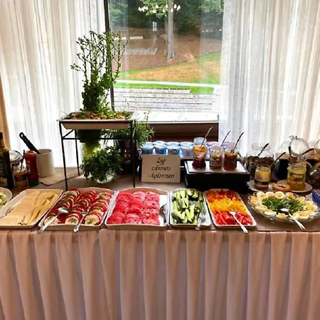 Petite Charlotta Alojamento de Acomodação e Pequeno-almoço 3*