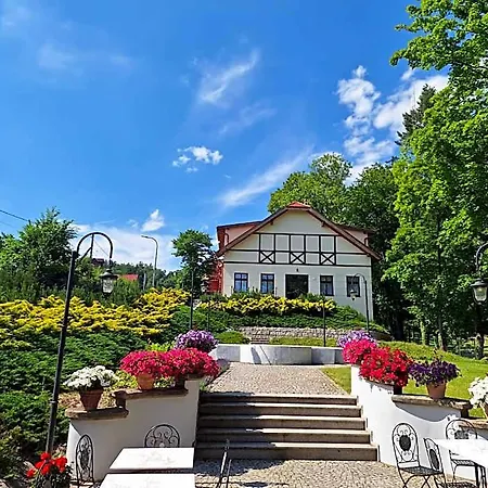 Petite Charlotta Bed & Breakfast 3*