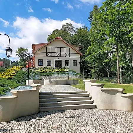 Petite Charlotta Bed & Breakfast 3*